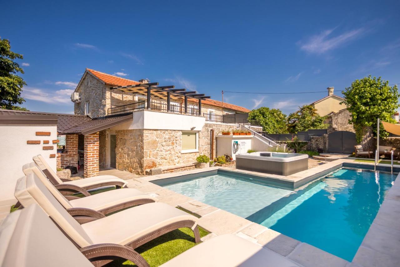 Villa Hrustika - Heated Pool, Jacuzzi & Sauna Gabonjin المظهر الخارجي الصورة