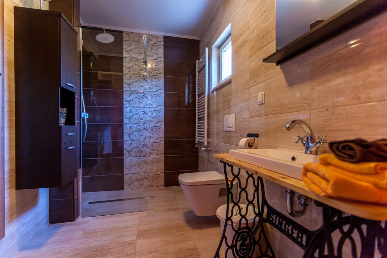 Villa Hrustika - Heated Pool, Jacuzzi & Sauna Gabonjin المظهر الخارجي الصورة