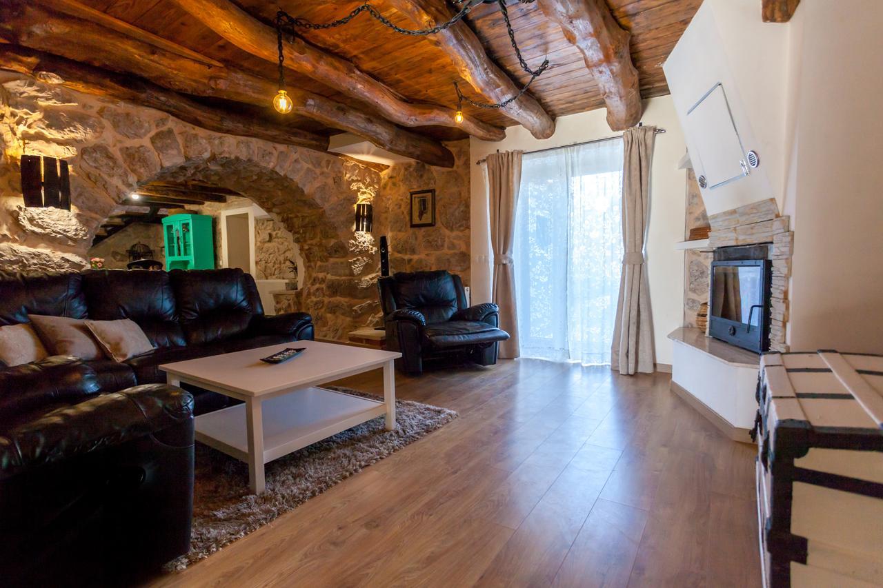 Villa Hrustika - Heated Pool, Jacuzzi & Sauna Gabonjin المظهر الخارجي الصورة